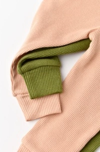 Set 2 pantaloni bebe unisex din bumbac organic si modal - Verde/Blush, BabyCosy (Marime: 3-6 Luni) - Img 2