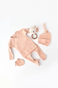 Set 4 piese: bluza, pantaloni, caciulita si manusi din bumbac organic si modal - Piersica, BabyCosy (Marime: 6-9 luni)