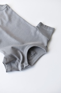 Body din bumbac organic Gri BabyCosy (Marime: 9-12 luni) - Img 2