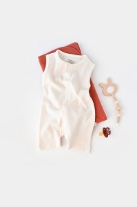 Salopeta fara maneci si pantaloni scurti - 100% bumbac organic - Ecru, BabyCosy (Marime: 6-9 luni)