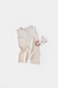 Salopeta fara maneci si pantaloni scurti - 100% bumbac organic - Stone, BabyCosy (Marime: 18-24 Luni) - Img 1