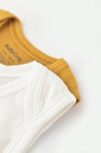Set 2 body-uri fara maneci bebe unisex din bumbac organic si modal - Mustar/Ecru, BabyCosy (Marime: 3-6 Luni) - Img 3