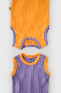 Set 2 body-uri fara maneci Ribana Bebe Unisex din bumbac organic si 5%elastan - Galben/Mov BabyCosy (Marime: 12-18 Luni) - Img 3