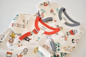 Set 2 salopetele cu maneca lunga si pantaloni lungi - 100%bumbac organic - Rosu si Gri, BabyCosy (Marime: 6-9 luni) - Img 3