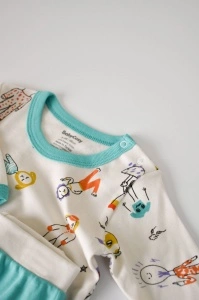 Set bluzita cu maneca lunga si pantaloni lungi, 100% bumbac organic, BabyCosy, Verde (Marime: 6-9 luni) - Img 3