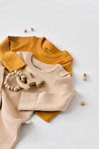 Set de 2 body-uri cu maneca lunga din bumbac organic si modal - Mustar/Somon BabyCosy (Marime: 12-18 Luni) - Img 2