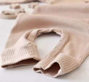 Salopeta cu maneca lunga si pantaloni lungi din bumbac organic si modal - Blush BabyCosy (Marime: 9-12 luni) - Img 3