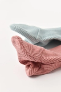 Set 2 pantaloni cu botosei bebe unisex din bumbac organic si modal - Mint/Rose, BabyCosy (Marime: 6-9 luni) - Img 3