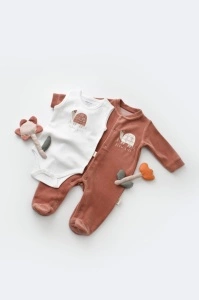Set Broscuta cu salopeta si body din 80%bumbac organic si 20% poliester - Caramiziu, BabyCosy (Marime: 3-6 Luni) - Img 2