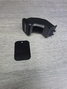 Continut pachet suportul magnetic ZEG3D printat 3D, montat pe brațul multimedia la Dacia Logan și Sandero.