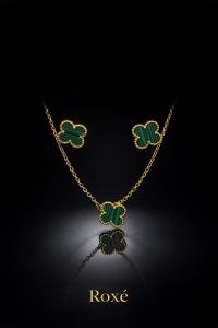 Set bijuterii Roxé auriu cu trifoi verde, colier si cercei eleganti - Img 2