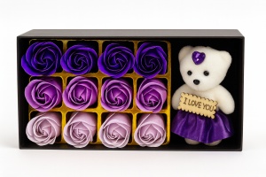 Set Cadou Ursulet I Love You cu 12 Trandafiri din Sapun Mov, Cutie Premium, 22X11X5CM - Img 2