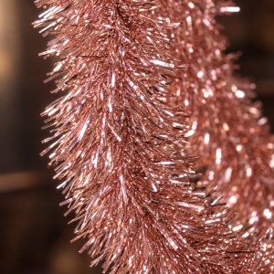 Beteală de Crăciun din plastic, rose-gold, diametru 9 cm, lungime 2 m - Img 2