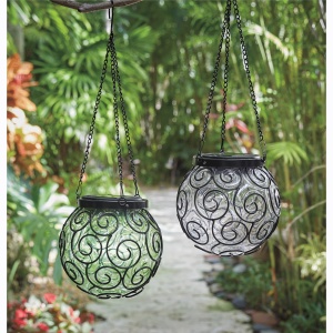 Lampă decorativă suspendată cu LED solar din sticlă și metal, verde/negru, pentru grădină - Img 3