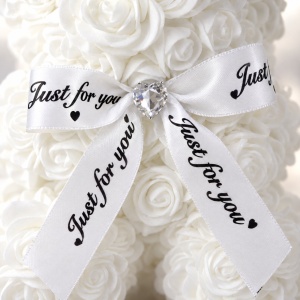 Ursuleț din trandafiri de spumă, alb, cu fundiță „Just for you” - Img 4