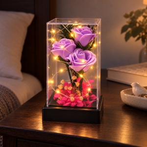 Cupolă cu trandafiri mov și LED, baterii AAA, suport negru, 20 cm înălțime, 13×6,5 cm - Img 3