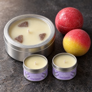 Set cadou Wax Wonder cu lumânări parfumate și bile de baie, aromă lavandă, 20,5x14 cm - Img 3