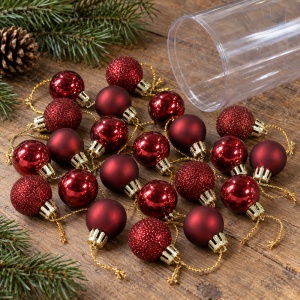 Set de 24 globuri de brad, bordo, din plastic, modele diverse, 20 × 7,5 cm - Img 7