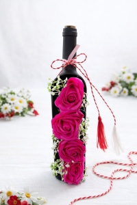 Sticla Decorativa cu 4 Trandafiri Rosii si LED, Cadou Romantic Elegant, 33x7x7 cm