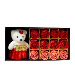 Set Cadou Luxury Ursulet I Love You cu 12 Trandafiri din Sapun, Cutie Eleganta, 22x11x5 cm - Img 2