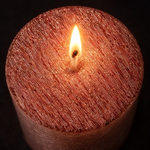 Lumânare parfumată decorativă din ceară, cu fitil din bumbac,rose-gold, 9,5x6,5 cm - Img 4