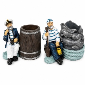 Set 2 Figurine Marinari cu Suport Decorativ – Suvenir Nautic pentru Casă și Birou