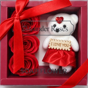 Decoratiune cadou cu 3 trandafiri din săpun și ursuleț I LOVE YOU, rosu, cu fundita - Img 3