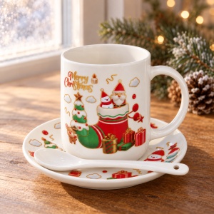 Set cadou de Crăciun cană ceramică cu farfurioară și linguriță, 3 piese, 16x18cm - Img 3