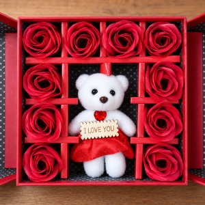 Cutie cadou cu 10 trandafiri roșii și ursuleț , rosu, cu mesaj I love You - Img 3