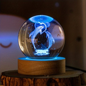 Glob Cristal 3D cu Delfini Luminosi, LED Cald, Baza Lemn Natur, Decor Oceanic 10CM - Img 2