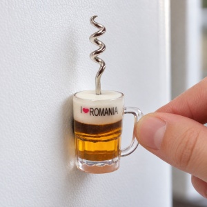 Magnet de frigider suvenir, halbă de bere cu tirbușon, inscripție I ❤ ROMANIA, 9,5 cm - Img 4