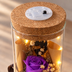 Trandafir mov de săpun în cupolă de sticlă cu lumini LED, buton ON/OFF, 25 cm - Img 4