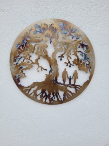 Decor perete Copacul Vieții – familie 3 membri, mamă, tată și băiat, 70 × 70 cm - Img 2