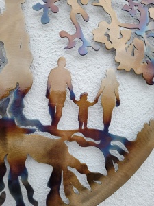 Decor perete Copacul Vieții – familie 3 membri, mamă, tată și fetiță, 90 × 90 cm - Img 2