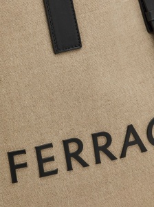 Ferragamo logo-embossed leather tote bag - Img 4