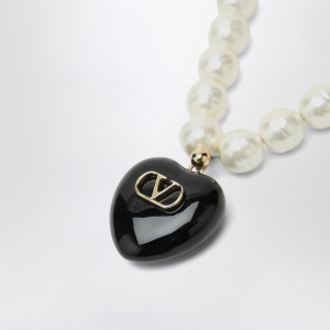 Valentino Garavani Black Coeur Royal pearl necklace - Img 2