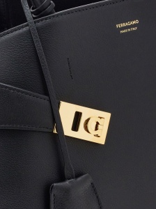 Ferragamo Medium Hug Gancini-buckle tote bag - Img 3