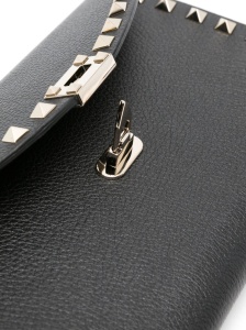 Valentino Garavani Rockstud leather crossbody bag - Img 2