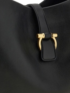 Ferragamo medium Gancini clasp tote bag - Img 3