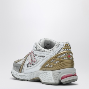 New Balance Sneaker 1906R Silver Metallic/Dragon Berry/White - Img 2