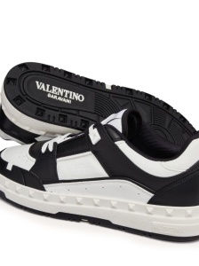 Valentino Garavani Low Top Freedots Sneaker In Calfskin - Img 2