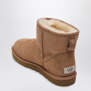 UGG Classic Mini II boots in chestnut - Img 2