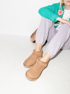 UGG Australia Boots Beige - Img 4
