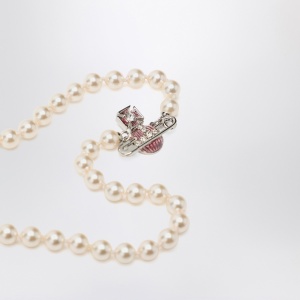 Vivienne Westwood Kitty Pearl necklace with platinum finish - Img 2