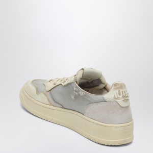 AUTRY Sneaker Medalist Low Super Vintage in gray/white leather and mesh - Img 2
