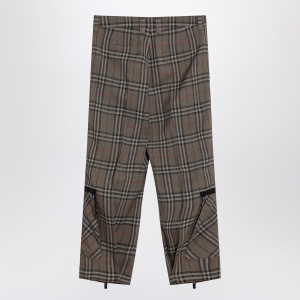 Burberry Cargo pants check pattern in silk blend - Img 2