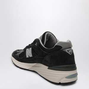New Balance Made in UK 991v2 Sneakers in Black - Img 2