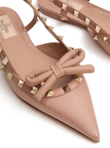 Valentino Garavani Rockstud Bow Slingback Ballerina In Patent Leather - Img 2