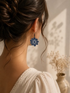 Cercei Floare Albastră – Ușori | Design Floral Elegant