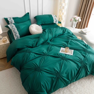 Set lenjerie de pat premium, cu inimioare brodate, 6 piese - Img 2